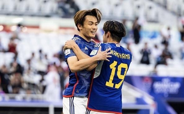 仍旧保持在 仍旧保持在